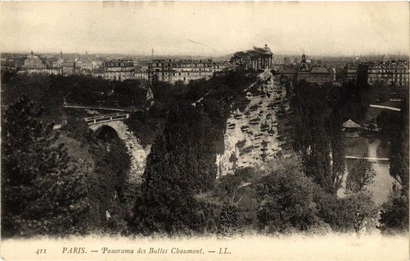 Carte postale ancienne Panorama des Buttes-Chaumont à Paris 19e