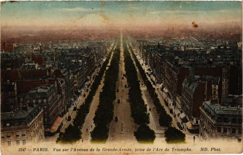 Carte postale ancienne Vue sur l'Avenue de la Grande-Armée, prise de l'Arc de Triomphe à Paris 16e