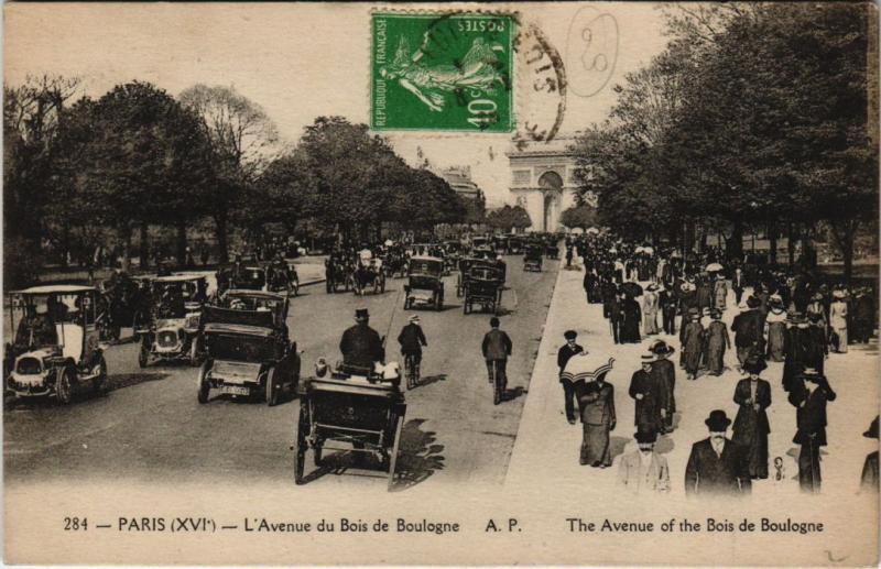 Carte postale ancienne L'Avenue du Bois de Boulogne à Paris 16e