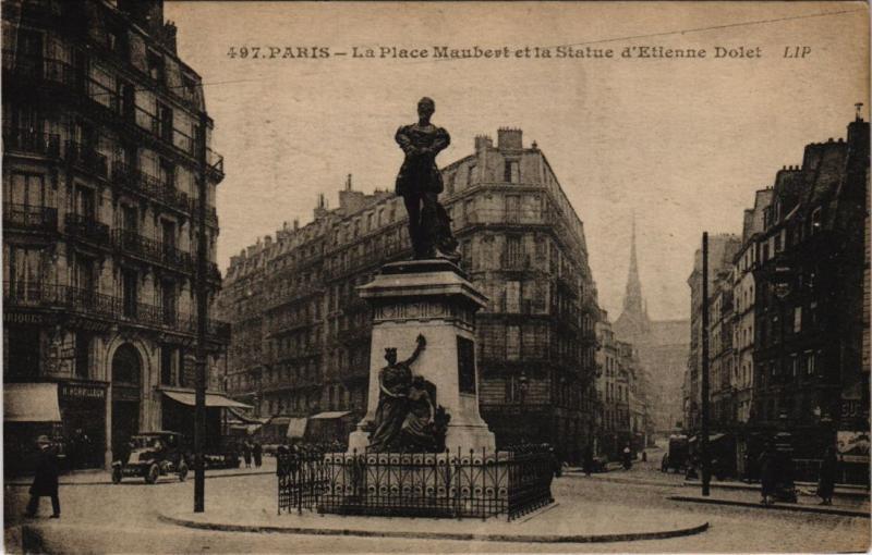 Carte postale ancienne Paris 5e - Le Place Maubert et la Statue d'Etienne Dolet à Paris 5e