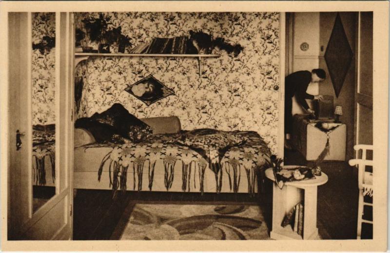 Carte postale ancienne Oeuvre des franciscaines missionnaires de Marie - Avenue Reille - Foyer Sainte Jeanne-d'Arc - Chambre de la Pension de famille à Paris 14e