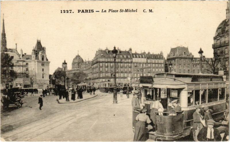 Carte postale ancienne Paris 5e - La Place Saint-Michel à Paris 5e