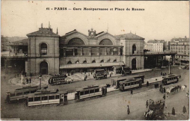 Carte postale ancienne Gare Montparnasse et Place de Rennes à Paris 6e