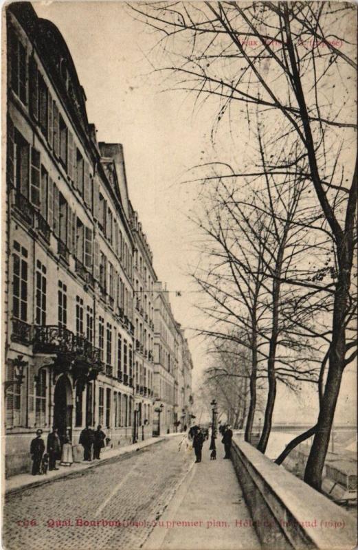 Carte postale ancienne Paris 4e - Quai Bourbon - Au premier plan à Paris 4e