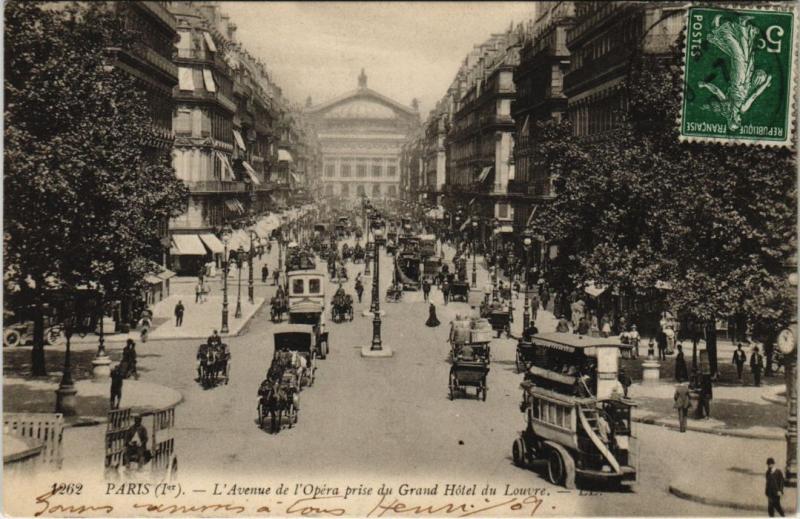 Carte postale ancienne Paris 1e - Avenue de l'Opéra à Paris 1er