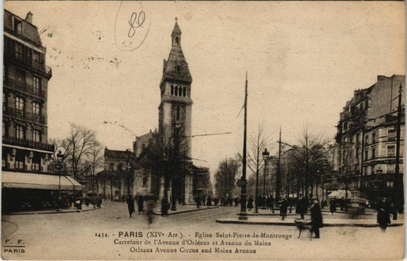 Carte postale ancienne Eglise Saint-Pierre-de-Montrouge - Carrefour de l'Avenue d'Orléans et Avenue du Maine à Paris 14e