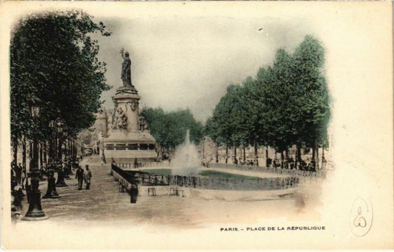 Carte postale ancienne Paris 11e - Place de la République à Paris 11e