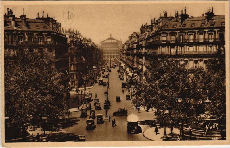Carte postale ancienne Paris 2e - Avenue de l'Opéra à Paris 2e