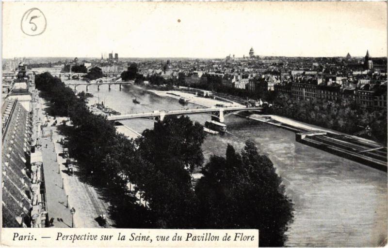 Carte postale ancienne Paris 1e - Perspective sur la Seine à Paris 1er