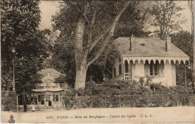 Carte postale ancienne Bois de Boulogne - Chalet du Cycle à Paris 16e