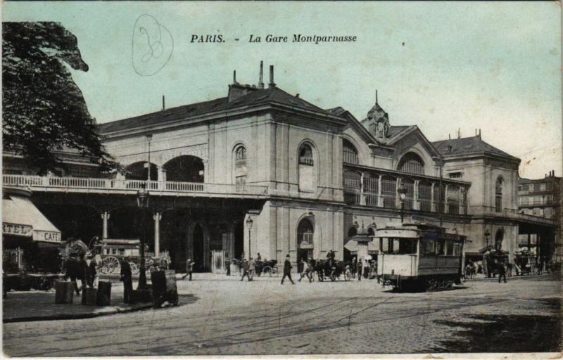Carte postale ancienne La Gare Montparnasse à Paris 14e
