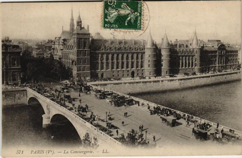 Carte postale ancienne Paris 5e - La Conciergerie à Paris 5e