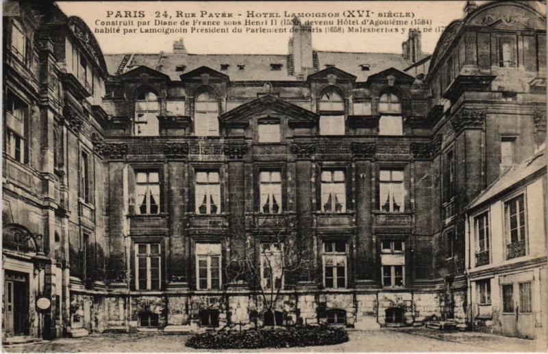 Carte postale ancienne Paris 4e - Hôtel Lamoignon (XVIe siècle) à Paris 4e