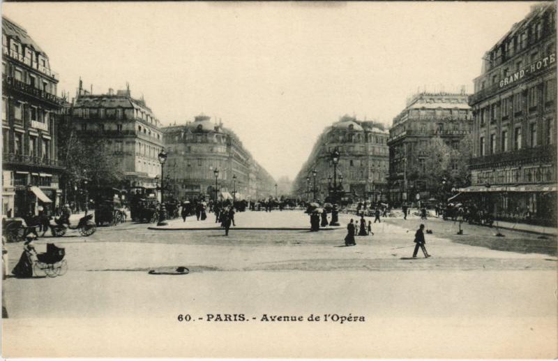 Carte postale ancienne Paris 2e - Avenue de la Opéra à Paris 2e