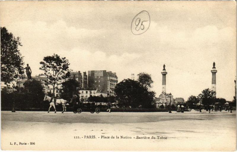 Carte postale ancienne Paris 12e - Place de la Nation à Paris 12e