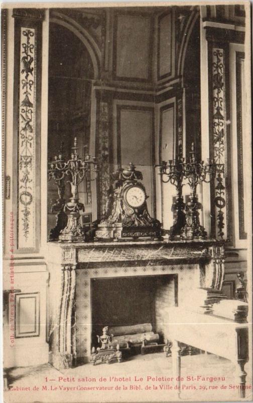 Carte postale ancienne Paris 3e - Petit salon de l'hotel Le Peletier de Saint-Fargeau à Paris 3e