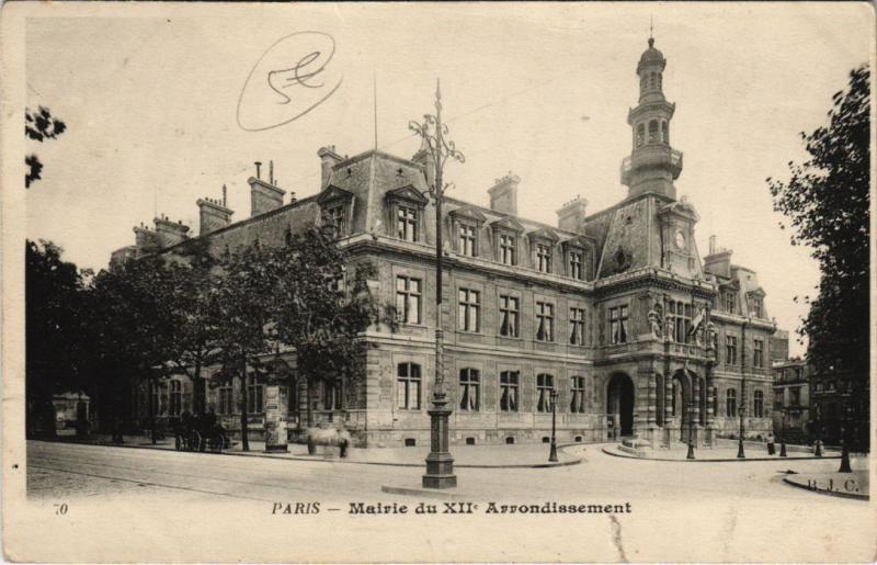 Carte postale ancienne Mairie du XIIe Arrondissement à Paris 12e