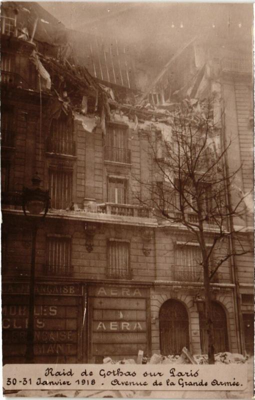 Carte postale ancienne Avenue de la Grande Armée - Raid de Gothas sur Paris à Paris 17e