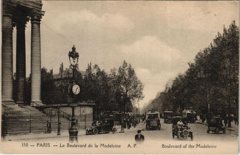 Carte postale ancienne Paris 1e - Boulevard de la Madeleine à Paris 1er