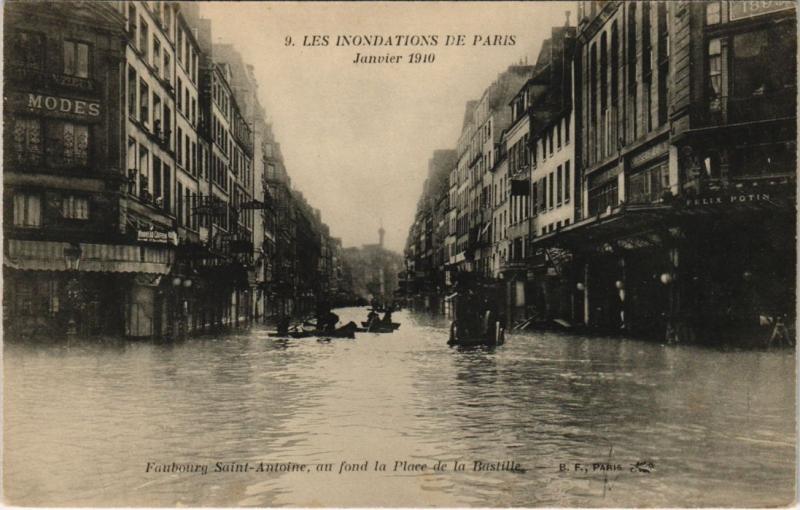 Carte postale ancienne Paris 4e -Faubourg Saint-Antoine,au fond la Place de Bastill à Paris 4e