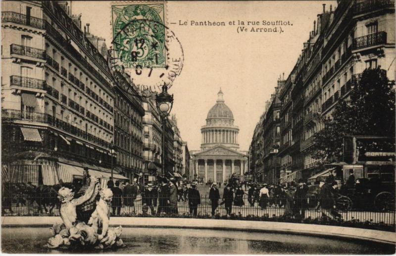Carte postale ancienne Paris 5e - Le Pantheon et la rue Soufflot. à Paris 5e