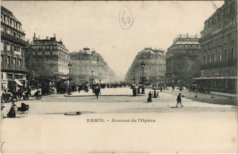 Carte postale ancienne Paris 2e - Avenue de l'Opéra à Paris 2e