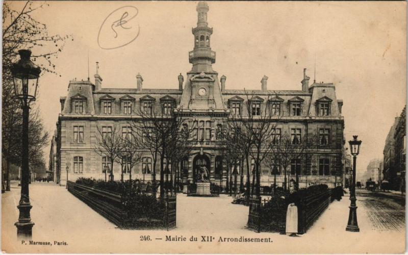 Carte postale ancienne Paris 12e - 246. Mairie de Xii Arrondissement à Paris 12e