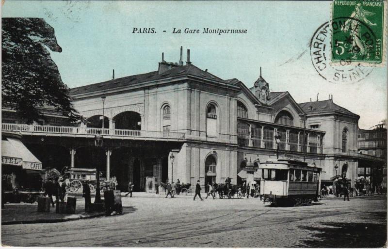 Carte postale ancienne La Gare Montparnasse à Paris 14e