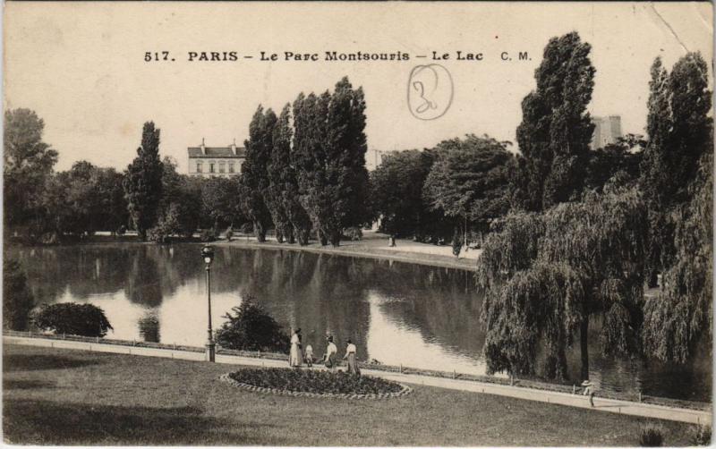 Carte postale ancienne Le Parc Montsouris - Le Lac à Paris 14e