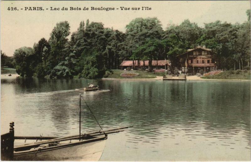 Carte postale ancienne Lac du Bois de Boulogne - Vue sur l'Ile à Paris 16e