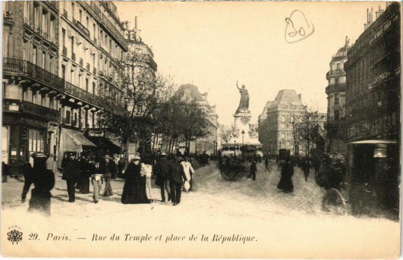 Carte postale ancienne Paris 11e - Rue du Temple et Place de la République à Paris 11e