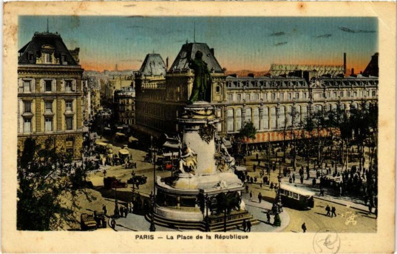 Carte postale ancienne Paris 11e - La Place de la République à Paris 11e