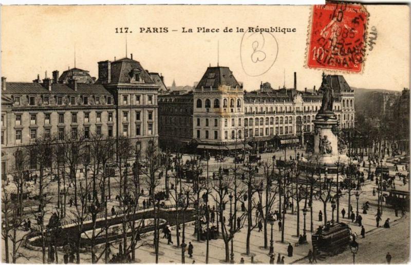 Carte postale ancienne Paris 11e - La Place de la République à Paris 11e