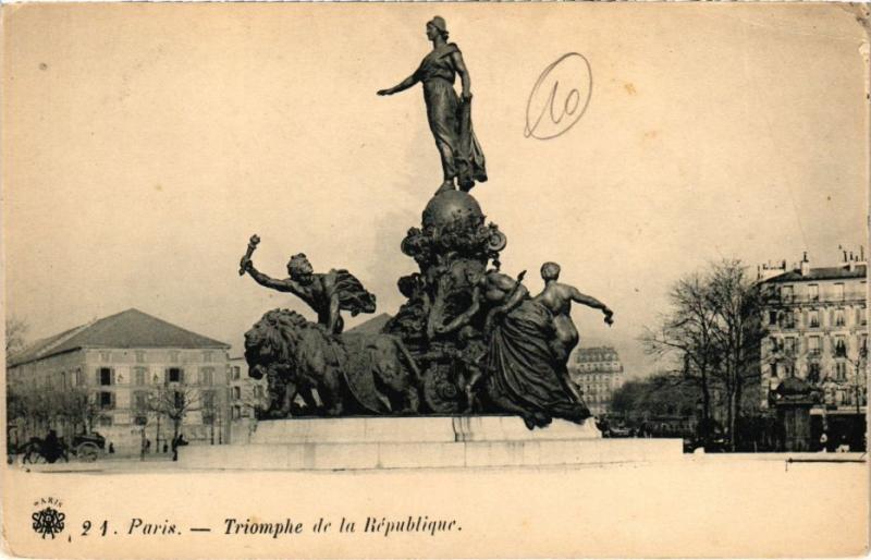 Carte postale ancienne Paris 11e - Triomphe de la République à Paris 11e