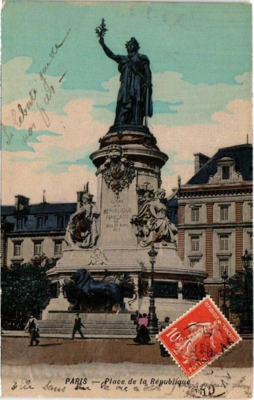 Carte postale ancienne Paris 11e - Place de la République à Paris 11e