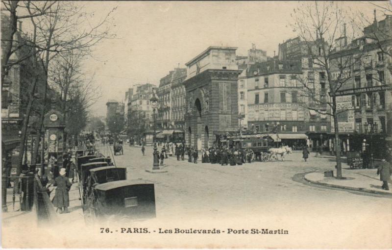 Carte postale ancienne Paris - Les Boulevards - Porte Saint-Martin à Paris