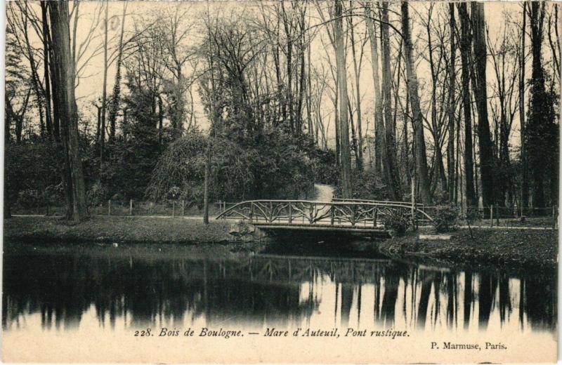 Carte postale ancienne Bois de Boulogne - Mare d'Auteuil, Pont rustique à Paris 16e