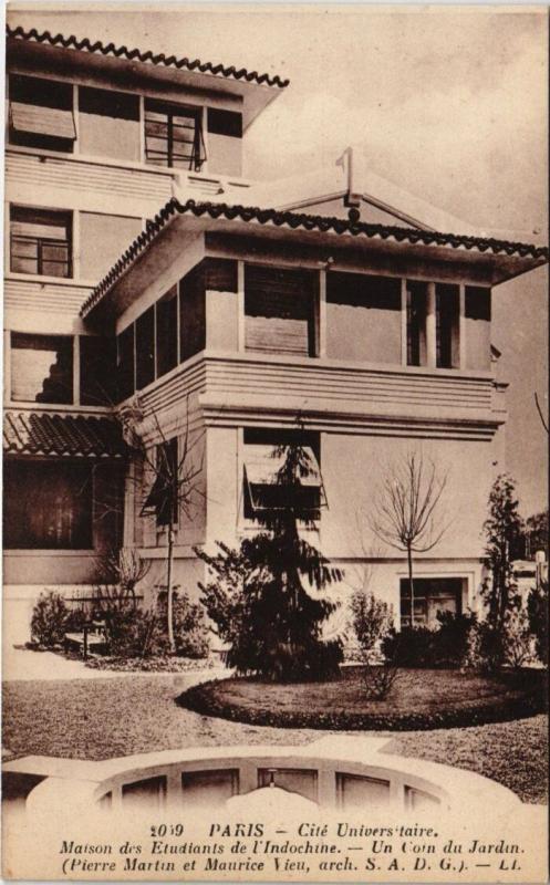 Carte postale ancienne Cité Universitaire - Maison des Etudiants de l'Indochine - Un Coin du Jardin. à Paris 14e
