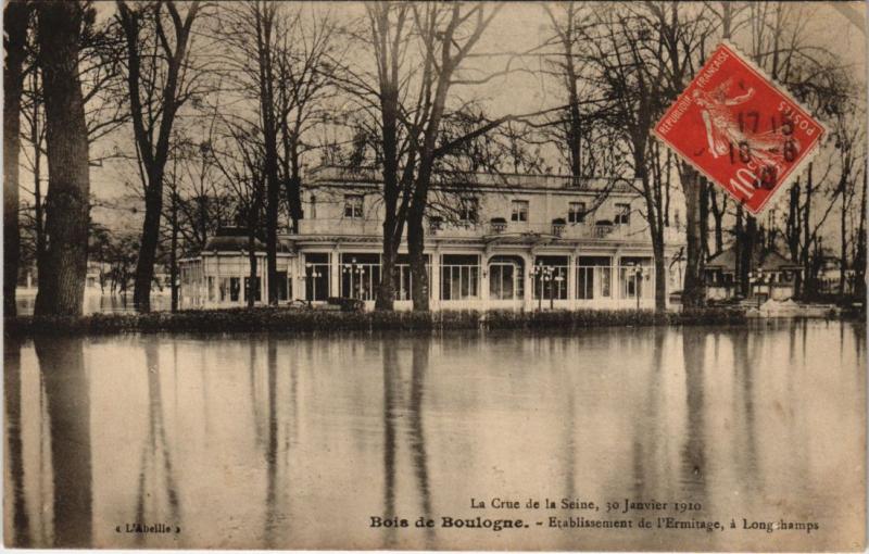 Carte postale ancienne La Crue de la Seine, 30 Janvier 1910 - Bois de Boulogne - Etablissement de l'Ermitage à Longchamps à Paris 16e