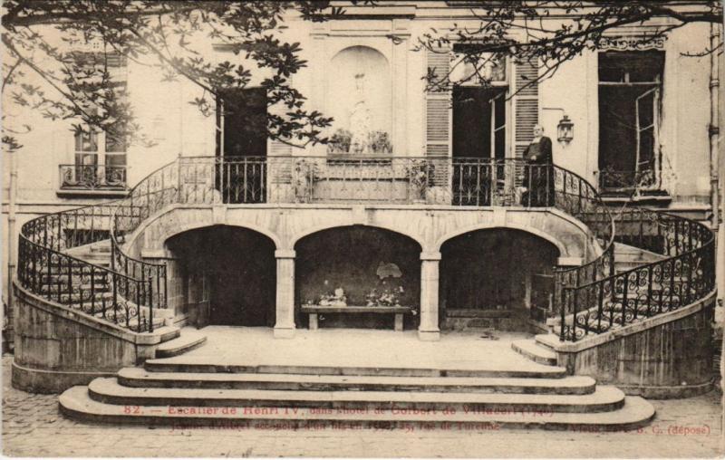 Carte postale ancienne Paris 4e - 82. Escalier de Hénri Iv. à Paris 4e