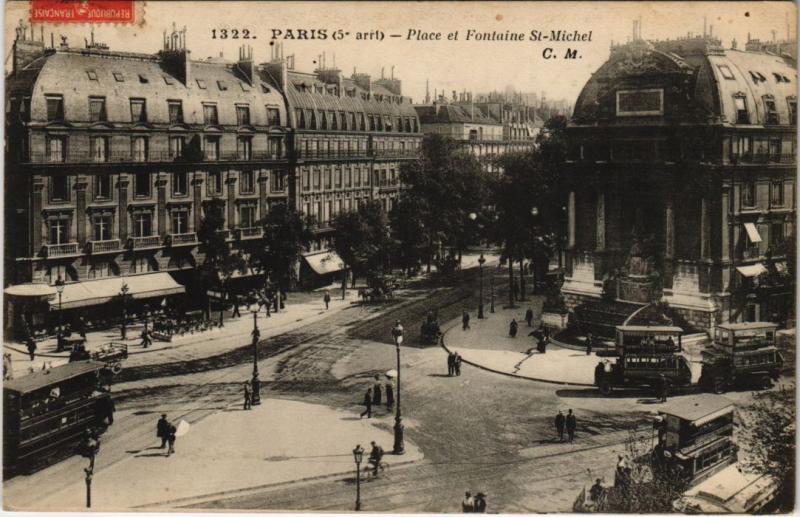 Carte postale ancienne Paris 5e - Place et Fontaine Saint-Michel à Paris 5e