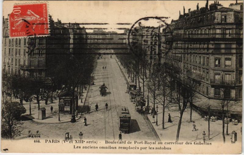 Carte postale ancienne Paris 5e - Boulevard de Port-Royal au carrefour des Gobelin à Paris 5e