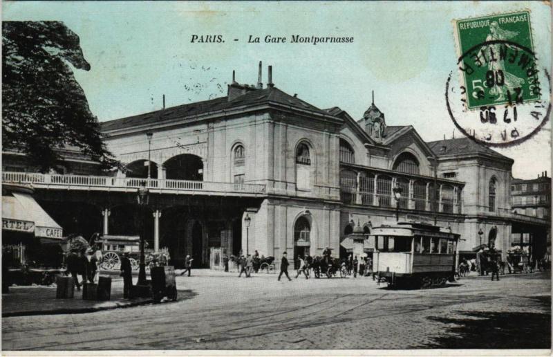 Carte postale ancienne La Gare Montparnasse à Paris 14e