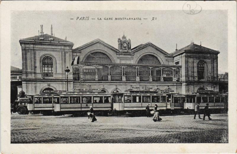 Carte postale ancienne La Gare Montparnasse à Paris 6e