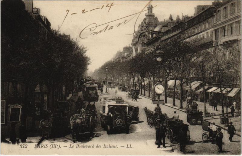 Carte postale ancienne Paris 9e - Le Boulevard des Italiens à Paris 9e