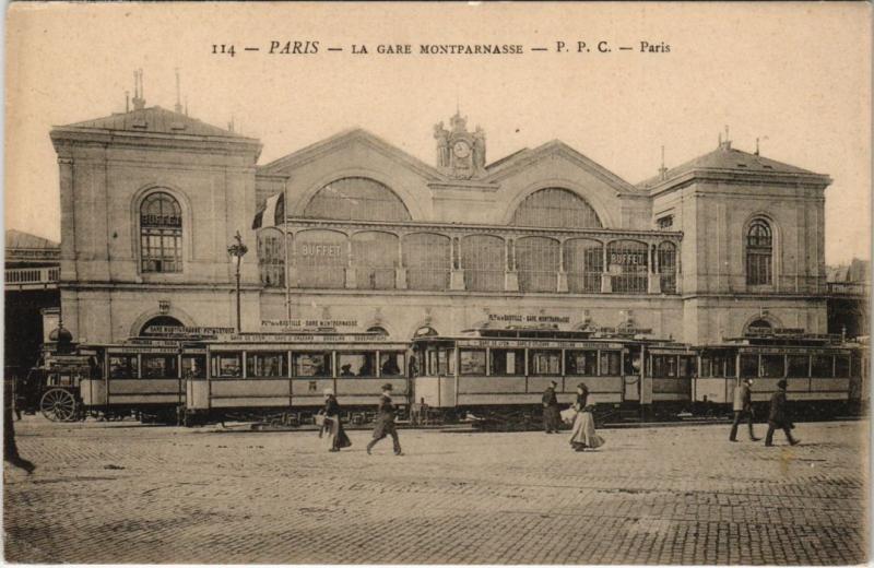 Carte postale ancienne La Gare Montparnasse à Paris 6e