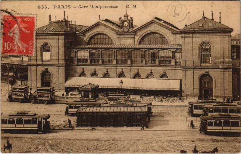 Carte postale ancienne La Gare Montparnasse à Paris 6e