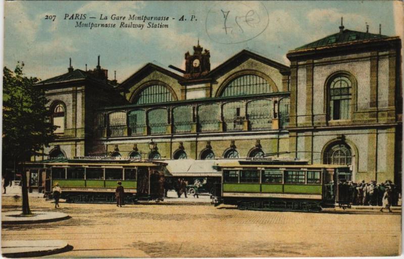 Carte postale ancienne La Gare Montparnasse à Paris 6e