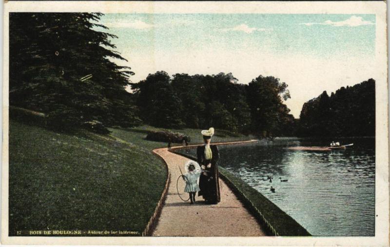 Carte postale ancienne Bois de Boulogne - Autour du lac inférieur à Paris 16e