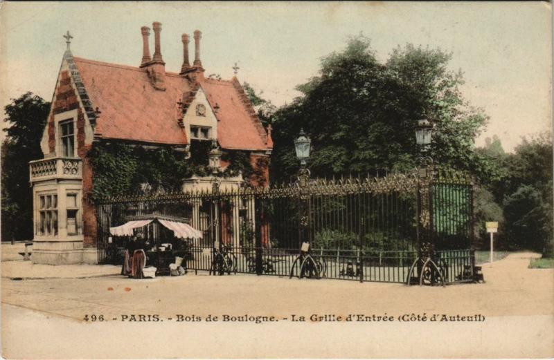 Carte postale ancienne Bois de Boulogne - La Grille d'Entrée (Côté d'Auteuil) à Boulogne-Billancourt